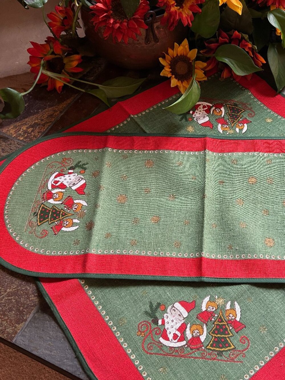 Vintage Austrian Christmas/Weihnacht Table Linens - Picture 13 of 16